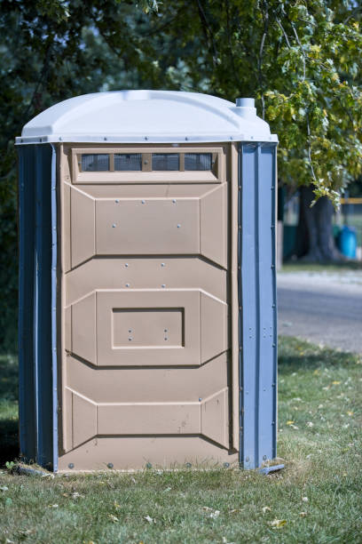 Best Portable bathroom rental  in Larned, KS